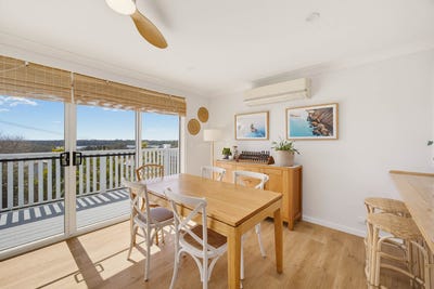 /international/au/9-binalong-crescent-coomba-park-nsw-152336352/