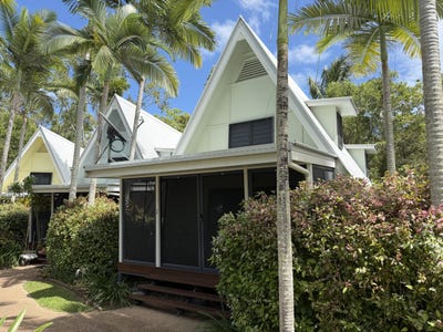 /international/au/10-42-yates-street-canopy-nelly-bay-qld-150728512/