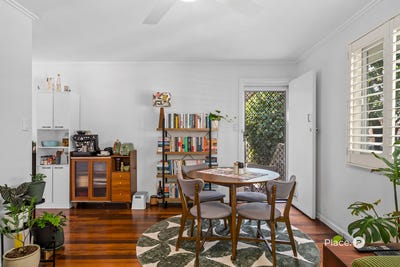 /international/au/5-15-cyril-street-camp-hill-qld-151304216/