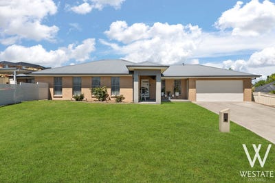 /international/au/14-tweed-parade-kelso-nsw-152623020/