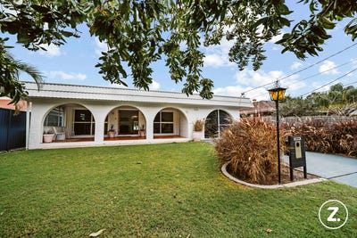 /international/au/14-rouen-avenue-paradise-point-qld-148636032/?lang=id