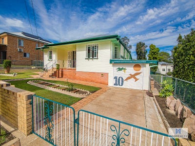 /international/au/10-bird-street-bundamba-qld-151184488/