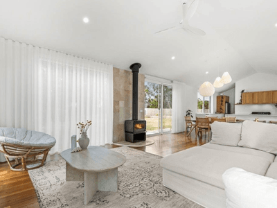 /international/au/13-kanowna-place-inverloch-vic-151505992/