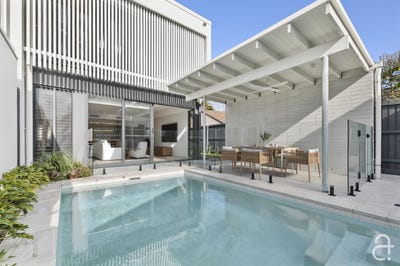 /international/au/residence-two-226-oceanic-drive-bokarina-qld-151901292/