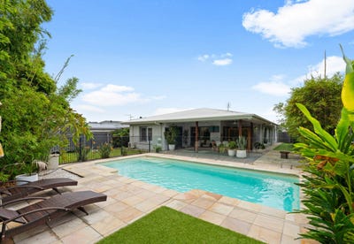 /international/au/22-kookaburra-court-yamba-nsw-150755248/