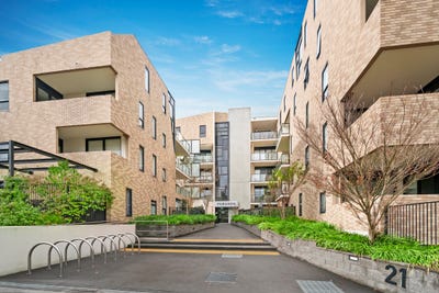 /international/au/15-17-21-queen-street-blackburn-vic-148424864/