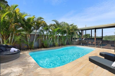 /international/au/2-kooronya-road-kincumber-nsw-152259144/
