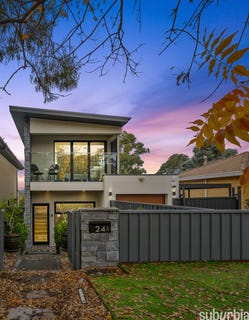 /international/au/24a-castlereagh-crescent-macquarie-act-151395748/