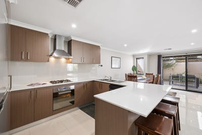 /international/au/28b-findon-crescent-westminster-wa-152148108/