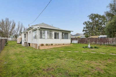 /international/au/52-whitton-lane-harden-nsw-151433320/