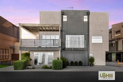 /international/au/13-rocket-lane-cranbourne-north-vic-150779532/