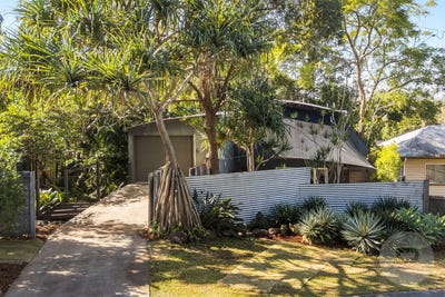 /international/au/201-taringa-parade-taringa-qld-148581360/?lang=id