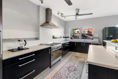/international/au/3-crown-close-edmonton-qld-151396568/