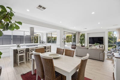 /international/au/7-bindi-way-landsdale-wa-152453584/