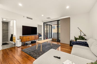 /international/au/1-166-norman-avenue-norman-park-qld-148352020/