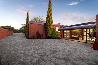 /international/au/42-petrik-drive-keilor-vic-150856824/