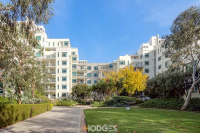 /international/au/39-1-graham-street-port-melbourne-vic-151303932/