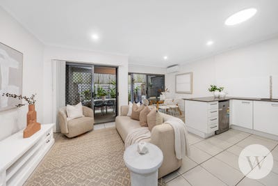 /international/au/7-4-reserve-court-murrumba-downs-qld-151329644/