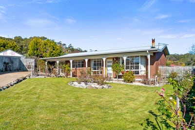/international/au/18-cuthbertson-place-lenah-valley-tas-148475856/