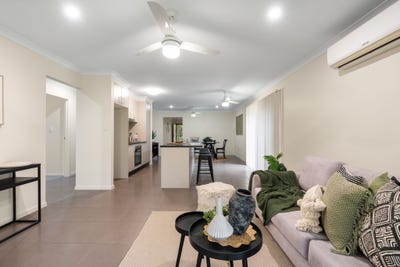/international/au/57-peggy-crescent-redbank-plains-qld-151465936/
