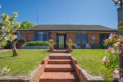 /international/au/695-yambla-avenue-albury-nsw-152482200/