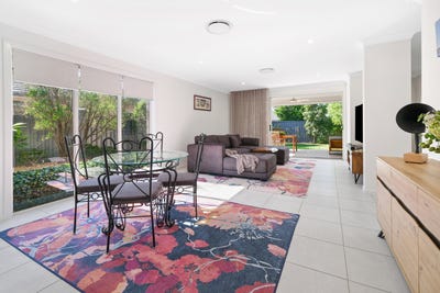 /international/au/38-apple-street-fern-bay-nsw-151171348/