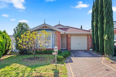 /international/au/8a-barossa-drive-munno-para-west-sa-151429304/
