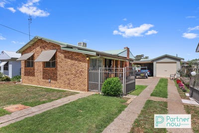 /international/au/33-bell-street-tamworth-nsw-152607208/