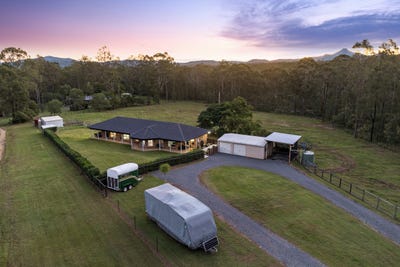 /international/au/74-blacksmith-drive-flagstone-qld-148080632/?lang=en