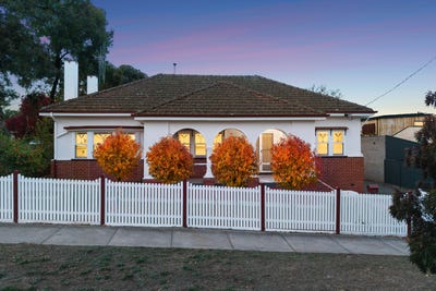 /international/au/26-hallam-street-quarry-hill-vic-151406240/