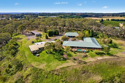 /international/au/939-george-downes-drive-kulnura-nsw-151217688/