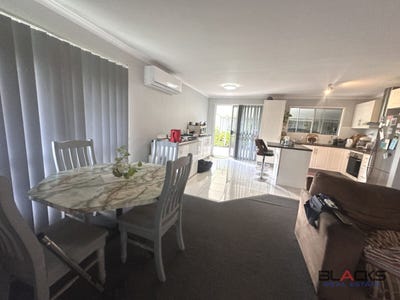 /international/au/21-donovan-crescent-dysart-qld-150995372/