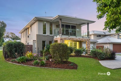 /international/au/7-confluence-court-eatons-hill-qld-148544576/