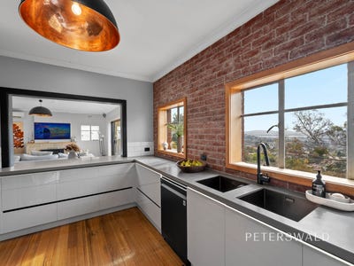 /international/au/18-benjafield-terrace-mount-stuart-tas-150959324/