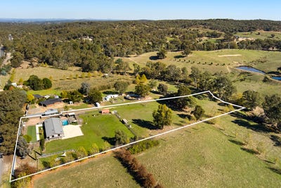 /international/au/8763-midland-highway-barkers-creek-vic-151191748/