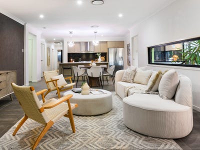 /international/au/8-21-woodhaven-place-mitchelton-qld-151295428/