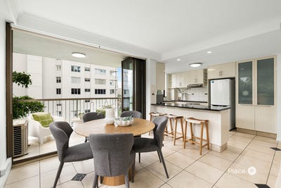 /international/au/23-83-o-connell-street-kangaroo-point-qld-151041692/