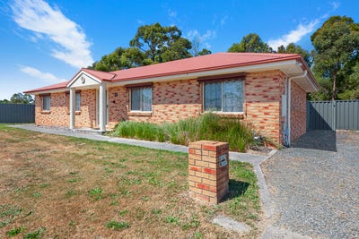 /international/au/1-jemacra-place-mount-clear-vic-148466096/