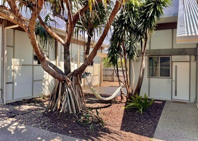 /international/au/2-seashore-way-toogoom-qld-150945700/