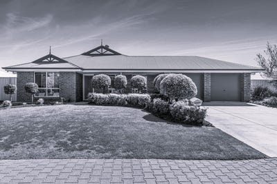 /international/au/21-flinders-street-renmark-sa-152398032/