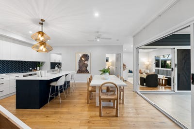 /international/au/13-gem-road-kenmore-qld-148591128/?lang=en