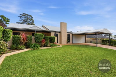/international/au/23-yellow-gum-close-glenmore-park-nsw-151630452/