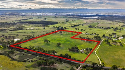 /international/au/703-longford-loch-sport-road-longford-vic-151243432/