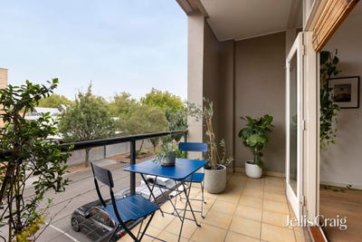 /international/au/5-mollison-street-abbotsford-vic-151248840/
