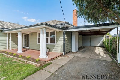/international/au/73-hume-street-yarrawonga-vic-152529584/