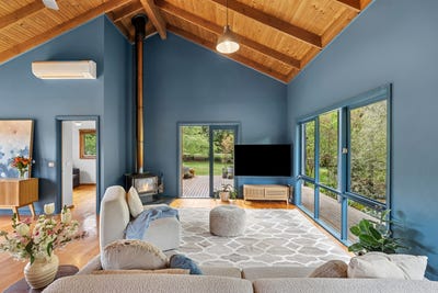 /international/au/45-blue-mount-road-trentham-vic-149902816/