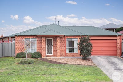 /international/au/16-heales-street-mount-pleasant-vic-151528432/