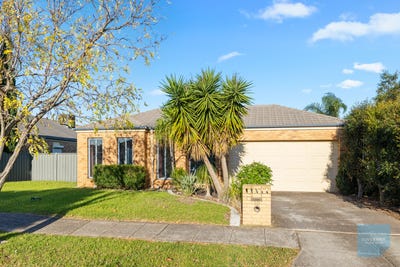 /international/au/10-narooma-avenue-burnside-vic-151196660/