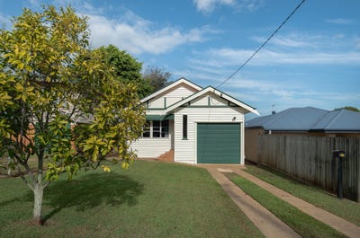 /international/au/12-st-achs-street-nudgee-qld-151172076/