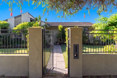 /international/au/8-may-road-eden-hill-wa-148179136/